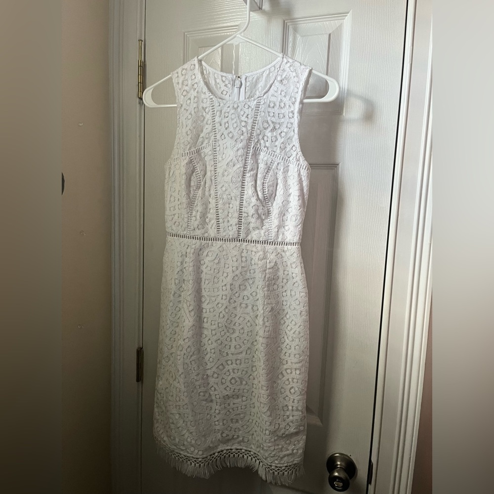 EUC Lilly Pulitzer Resort White Eyelet Lace Size 0 Dress